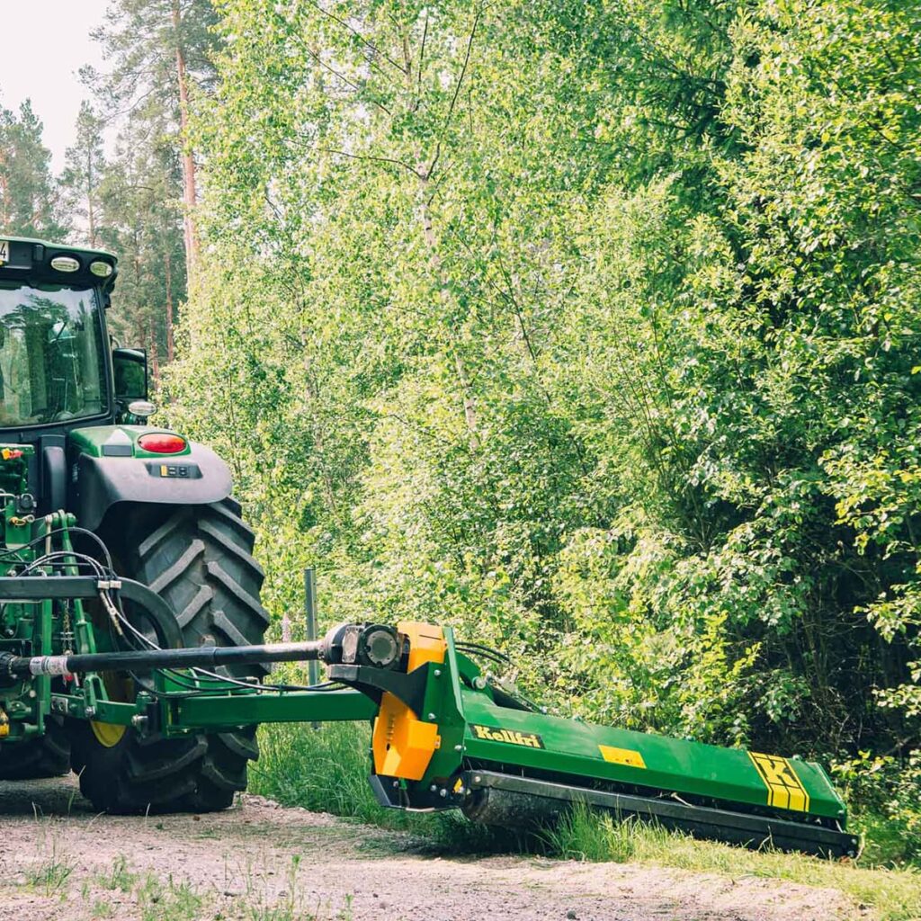 2,2 m kaldniiduk hüdraulilise külgnihke ja avatava tagaluugiga traktorile